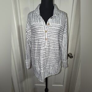 Women’s size medium escape by habitat shirt, top, Striped Button-Up Pullover